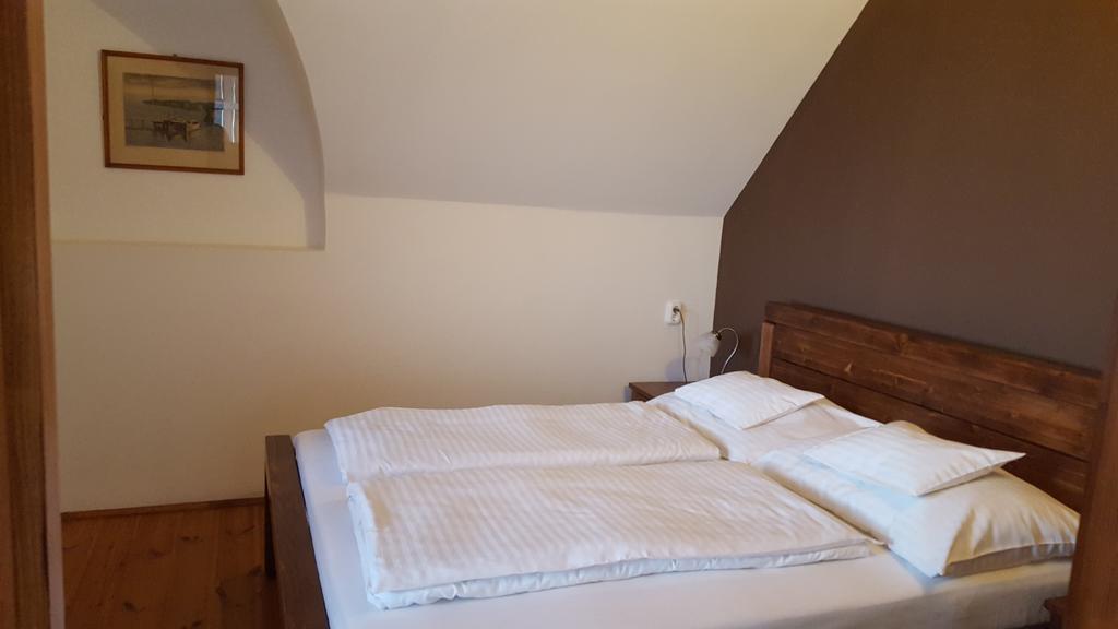 Koczor Winery & Guesthouse Balatonfured Exterior photo